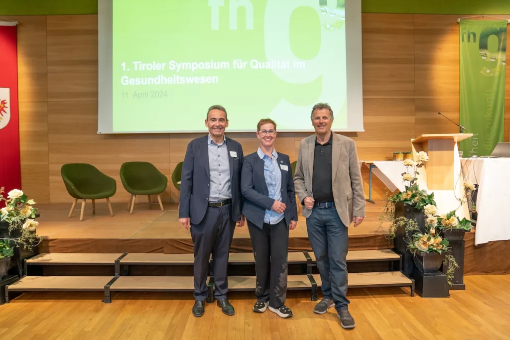 Wolfgang Buchberger, Eva Maria Jabinger und Rektor Walter Draxl. Foto Langkau